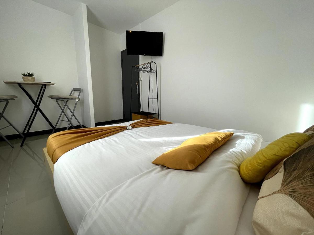 Appartement T4 Cosi: Tv Netflix Parking Montélimar Kültér fotó