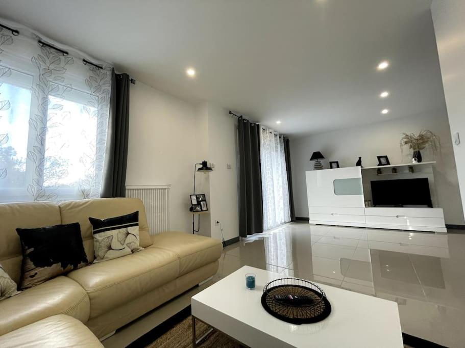 Appartement T4 Cosi: Tv Netflix Parking Montélimar Kültér fotó
